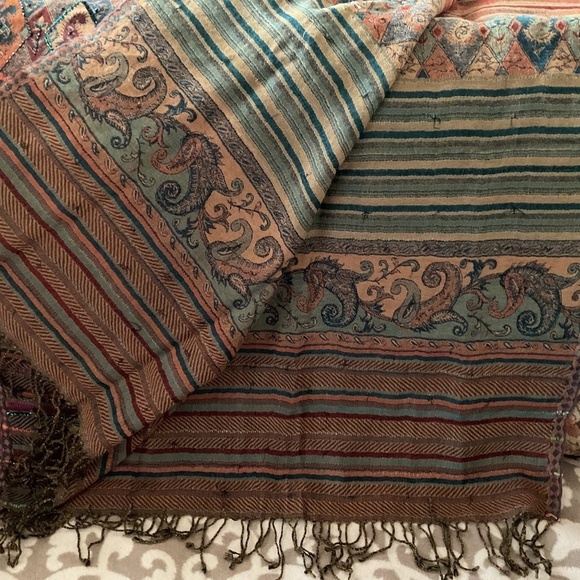 NWOT Wool riverside pashmina multicolor large scarf - Picture 4 of 7